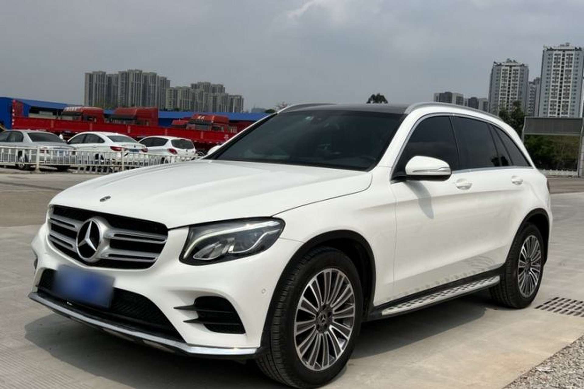 Used Mercedes-Benz GLC 2017 GLC 260 4MATIC Dynamic Edition Front Left 45 Deg