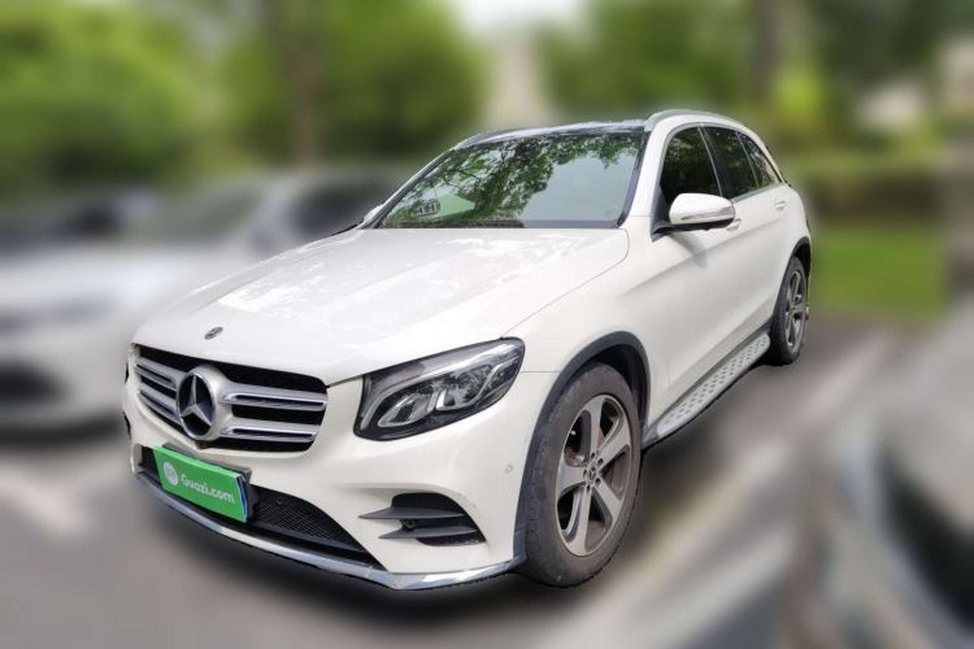 Used Mercedes-Benz GLC 2017 GLC 260 4MATIC Luxury Model Front Left 45 Deg