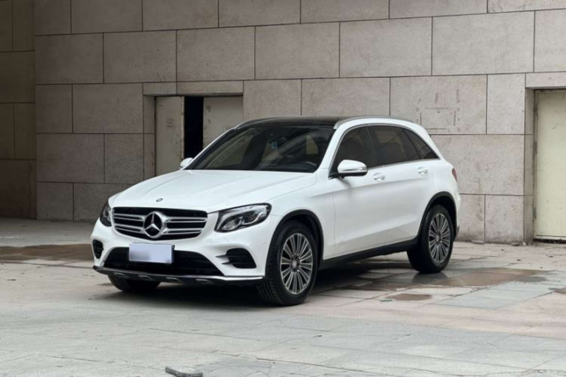 Used Mercedes-Benz GLC 2017 GLC 260 4MATIC Dynamic Edition Front Left 45 Deg