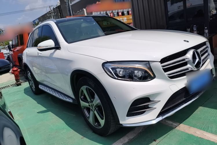 Used Mercedes-Benz GLC 2017 GLC 300 4MATIC Sport Edition Front Right 45 Deg