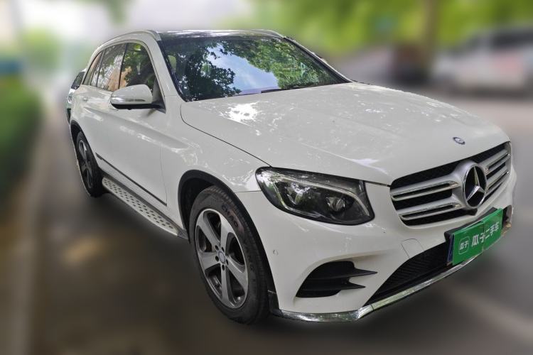Used Mercedes-Benz GLC 2017 GLC 300 4MATIC Sport Edition Front Right 45 Deg