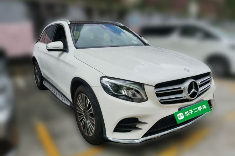 Used Mercedes-Benz GLC 2017 GLC 260 4MATIC Dynamic Edition Front Right 45 Deg