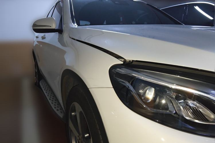 Used Mercedes-Benz GLC 2017 GLC 260 4MATIC Luxury Model Front Right 45 Deg
