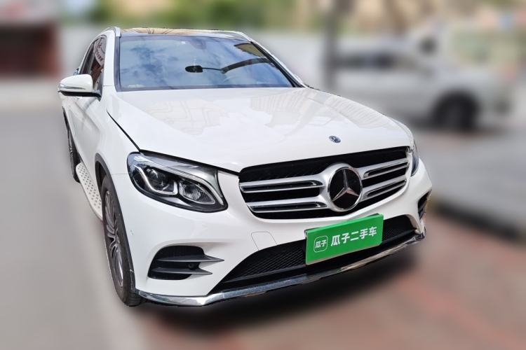 Used Mercedes-Benz GLC 2017 GLC 260 4MATIC Dynamic Edition Front Right 45 Deg