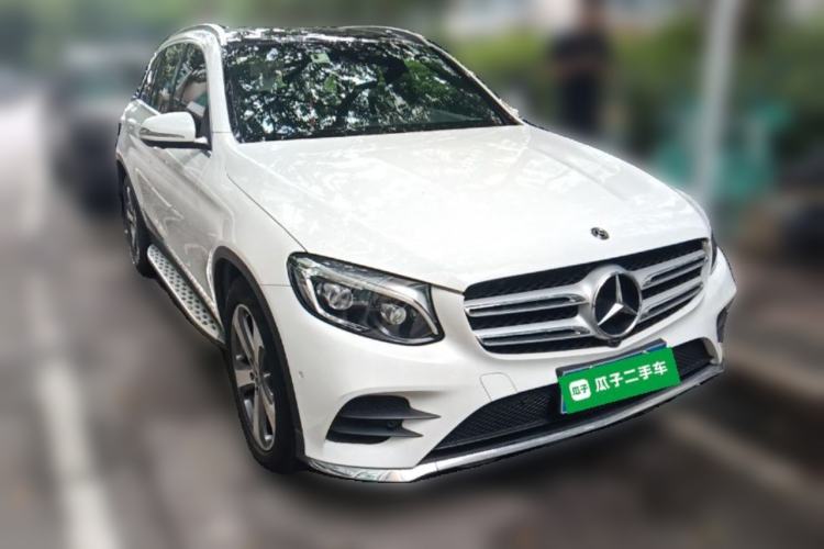 Used Mercedes-Benz GLC 2017 GLC 300 4MATIC Sport Edition Front Right 45 Deg