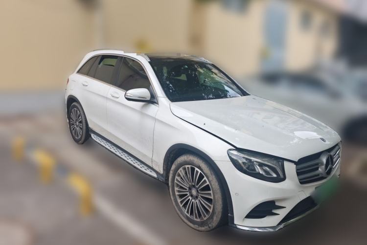 Used Mercedes-Benz GLC 2017 GLC 260 4MATIC Dynamic Edition Front Right 45 Deg