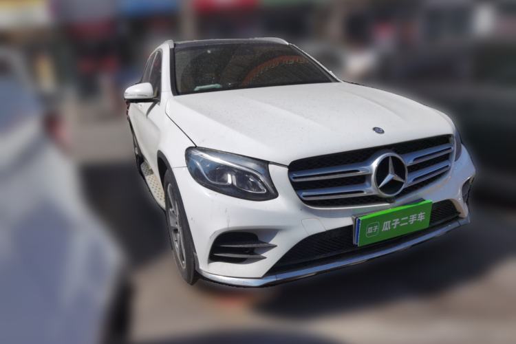Used Mercedes-Benz GLC 2017 GLC 260 4MATIC Luxury Model Front Right 45 Deg