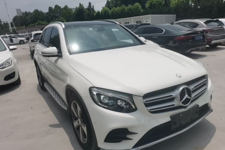 Used Mercedes-Benz GLC 2017 GLC 300 4MATIC Sport Edition Front Right 45 Deg