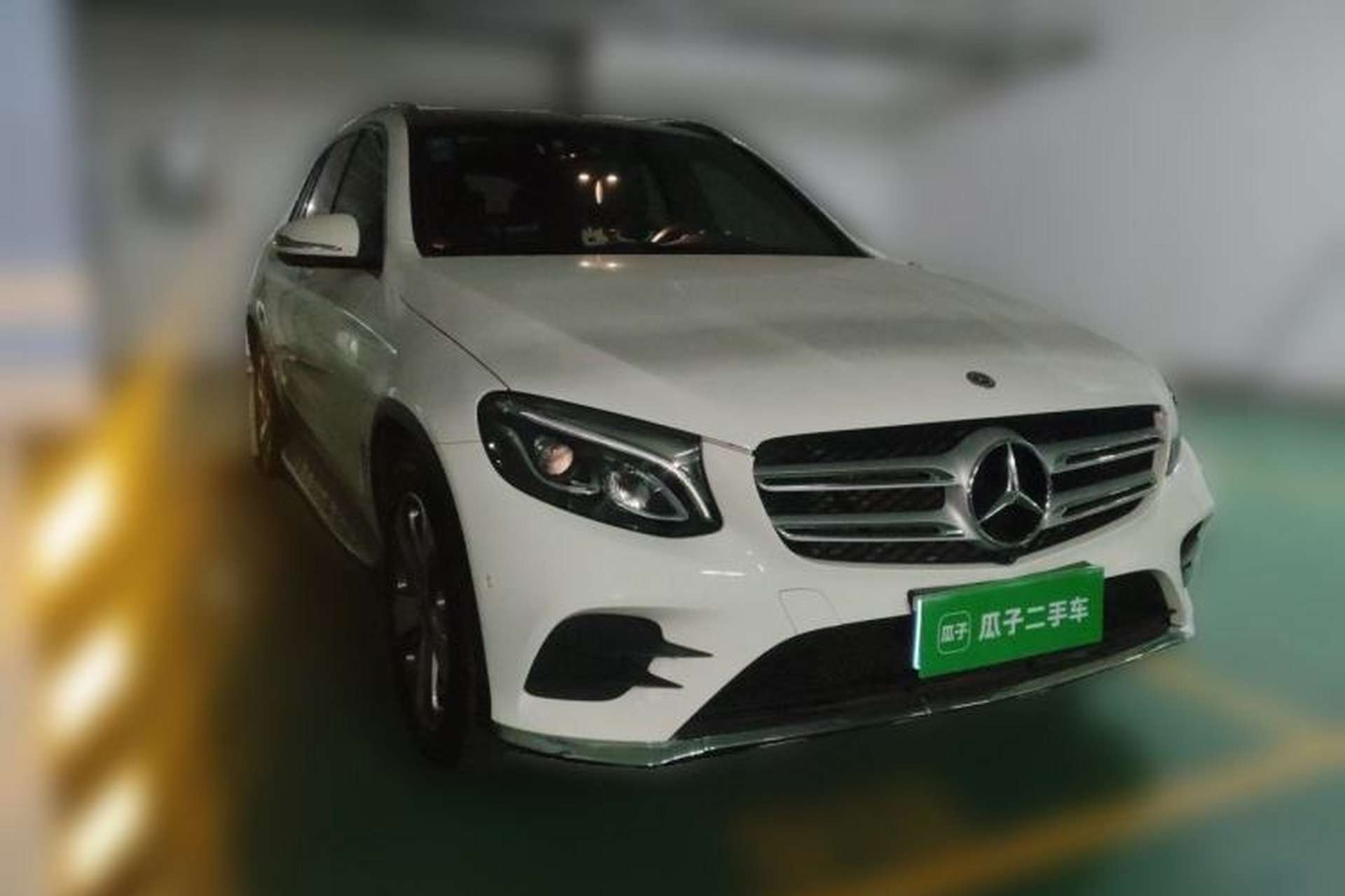 Used Mercedes-Benz GLC 2017 GLC 260 4MATIC Luxury Model Front Right 45 Deg