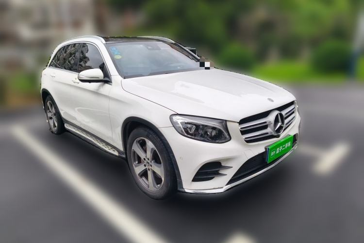 Used Mercedes-Benz GLC 2017 GLC 300 4MATIC Sport Edition Front Right 45 Deg
