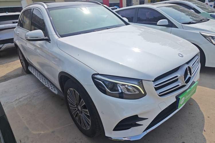 Used Mercedes-Benz GLC 2017 GLC 260 4MATIC Dynamic Edition Front Right 45 Deg