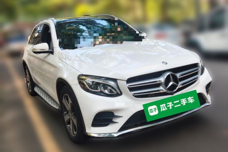 Used Mercedes-Benz GLC 2017 GLC 260 4MATIC Luxury Model Front Right 45 Deg