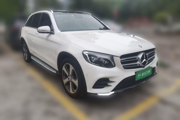 Used Mercedes-Benz GLC 2017 GLC 300 4MATIC Sport Edition Front Right 45 Deg