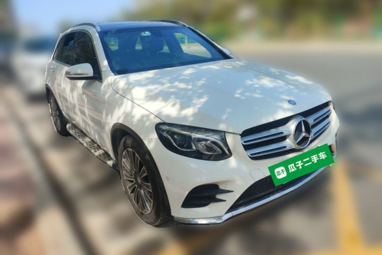Used Mercedes-Benz GLC 2017 GLC 260 4MATIC Dynamic Edition Front Right 45 Deg