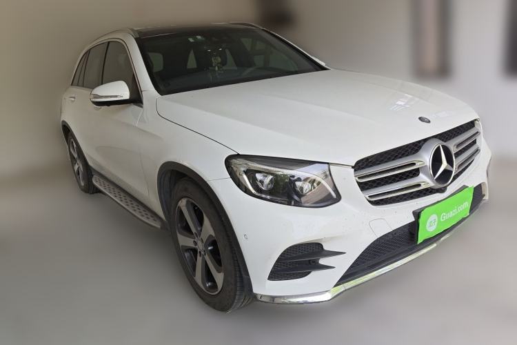 Used Mercedes-Benz GLC 2017 GLC 300 4MATIC Sport Edition Front Right 45 Deg