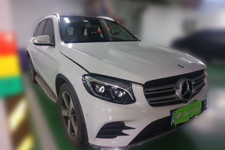 Used Mercedes-Benz GLC 2017 GLC 300 4MATIC Sport Edition Front Right 45 Deg