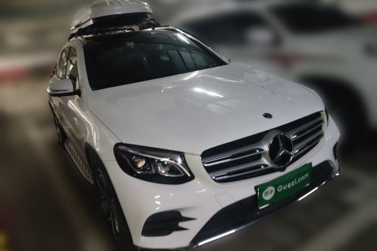 Used Mercedes-Benz GLC 2017 GLC 260 4MATIC Luxury Model Front Right 45 Deg