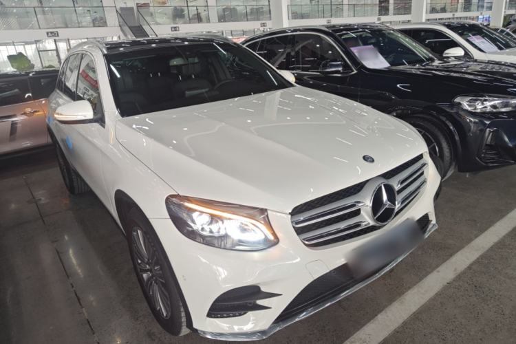 Used Mercedes-Benz GLC 2017 GLC 260 4MATIC Dynamic Edition Front Right 45 Deg