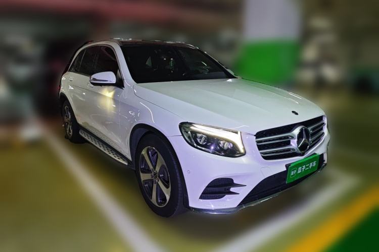 Used Mercedes-Benz GLC 2017 GLC 300 4MATIC Sport Edition Front Right 45 Deg