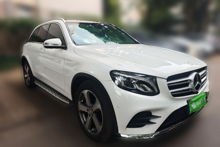 Used Mercedes-Benz GLC 2017 GLC 260 4MATIC Luxury Model Front Right 45 Deg