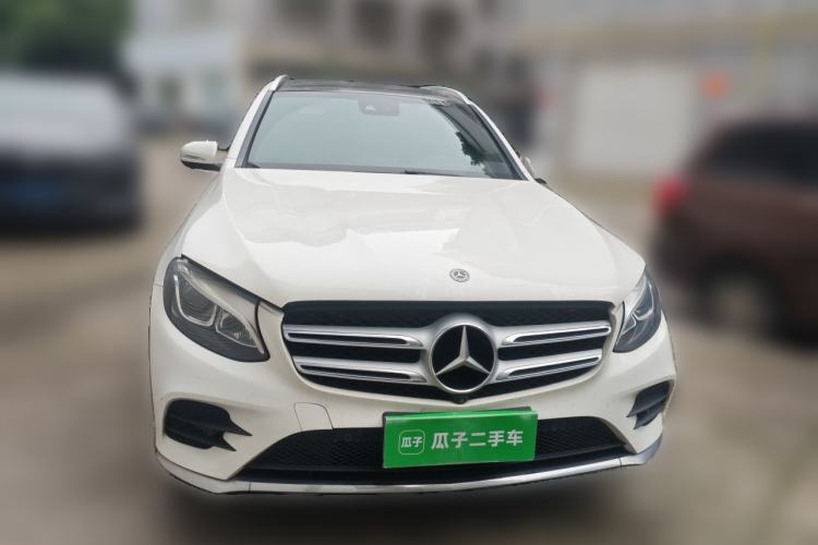 Used Mercedes-Benz GLC 2017 GLC 260 4MATIC Luxury Model Front Right 45 Deg
