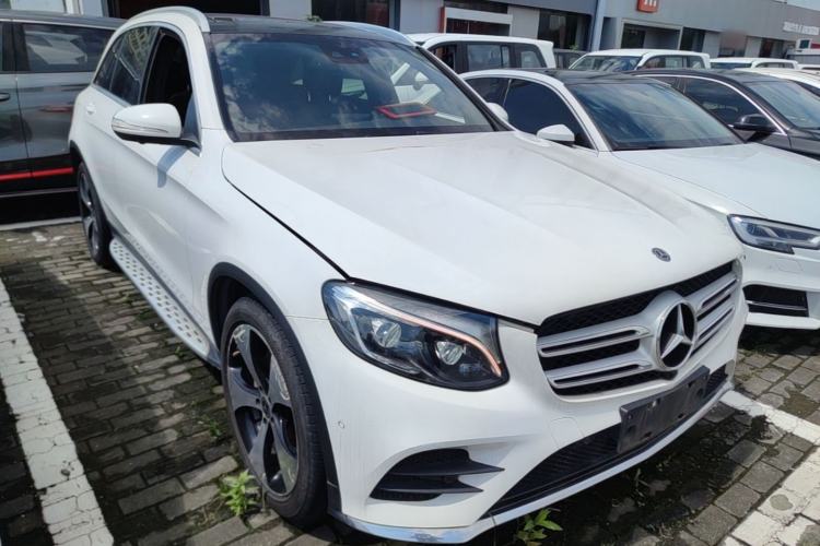 Used Mercedes-Benz GLC 2017 GLC 300 4MATIC Sport Edition Front Right 45 Deg