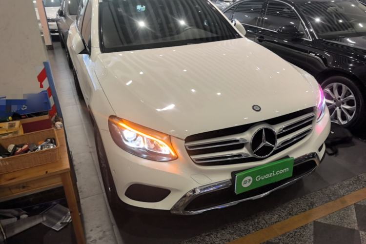 Used Mercedes-Benz GLC 2017 GLC 200 4MATIC Front Right 45 Deg