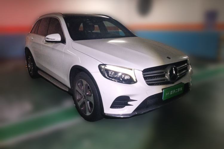 Used Mercedes-Benz GLC 2017 GLC 300 4MATIC Sport Edition Front Right 45 Deg