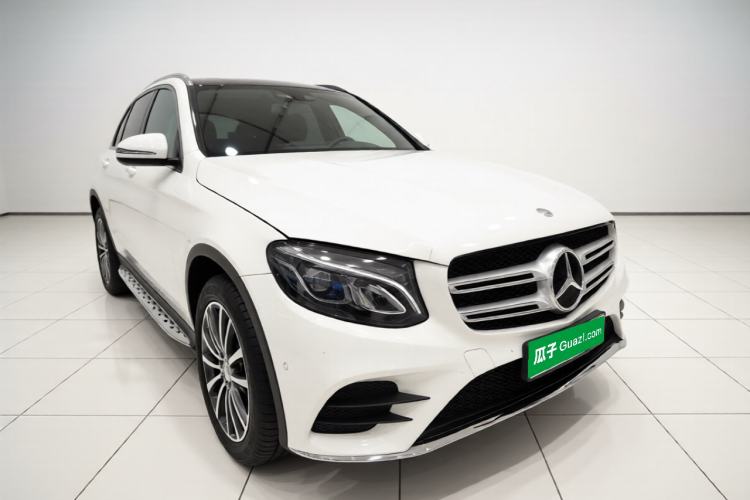 Used Mercedes-Benz GLC 2017 GLC 260 4MATIC Dynamic Edition Front Right 45 Deg