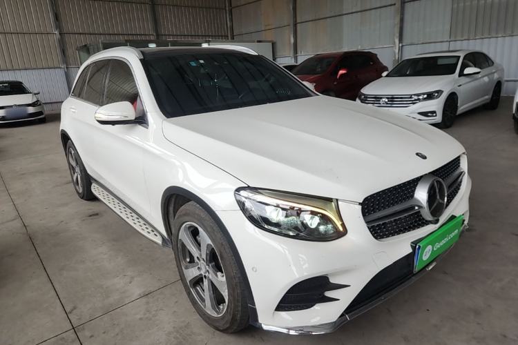 Used Mercedes-Benz GLC 2017 GLC 300 4MATIC Sport Edition Front Right 45 Deg