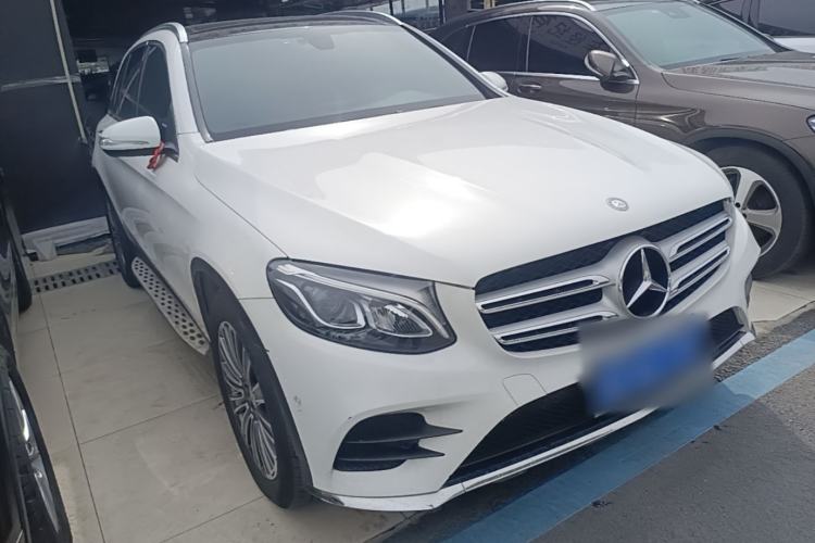 Used Mercedes-Benz GLC 2017 GLC 260 4MATIC Dynamic Edition Front Right 45 Deg