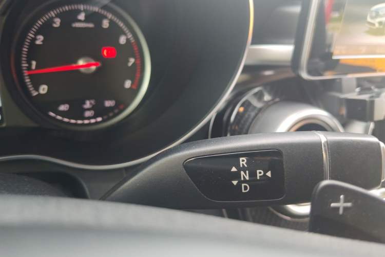 Used Mercedes-Benz GLC 2017 GLC 260 4MATIC Luxury Model Gear Lever