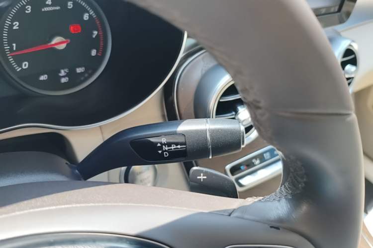 Used Mercedes-Benz GLC 2017 GLC 300 4MATIC Sport Edition Gear Lever