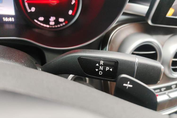 Used Mercedes-Benz GLC 2017 GLC 300 4MATIC Sport Edition Gear Lever