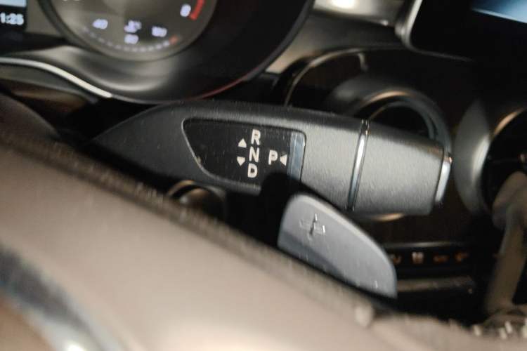Used Mercedes-Benz GLC 2017 GLC 260 4MATIC Luxury Model Gear Lever