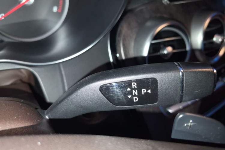 Used Mercedes-Benz GLC 2017 GLC 260 4MATIC Luxury Model Gear Lever