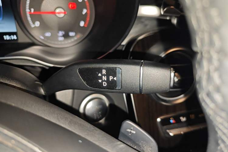 Used Mercedes-Benz GLC 2017 GLC 260 4MATIC Luxury Model Gear Lever
