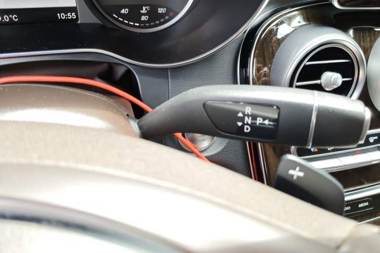 Used Mercedes-Benz GLC 2017 GLC 260 4MATIC Dynamic Edition Gear Lever