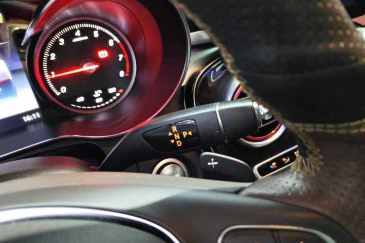 Used Mercedes-Benz GLC 2017 GLC 260 4MATIC Dynamic Edition Gear Lever