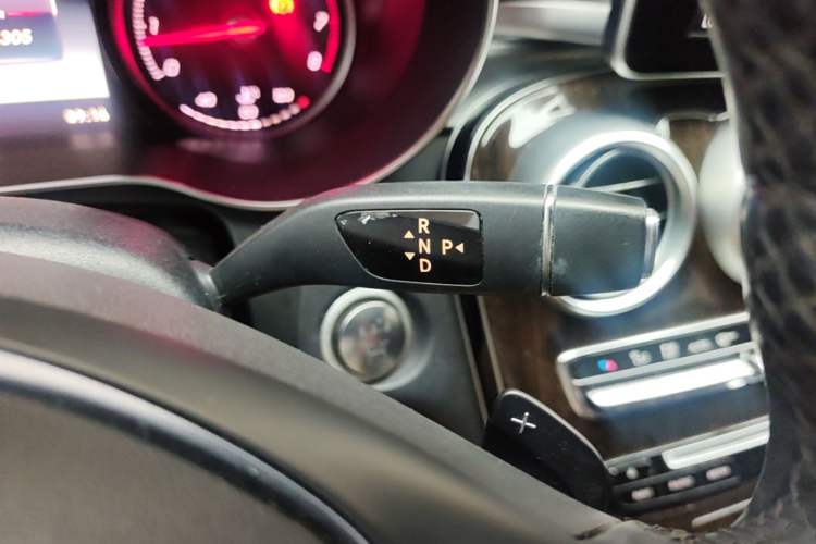 Used Mercedes-Benz GLC 2017 GLC 260 4MATIC Dynamic Edition Gear Lever