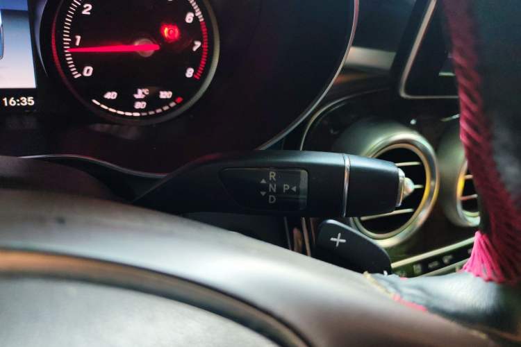 Used Mercedes-Benz GLC 2017 GLC 260 4MATIC Luxury Model Gear Lever
