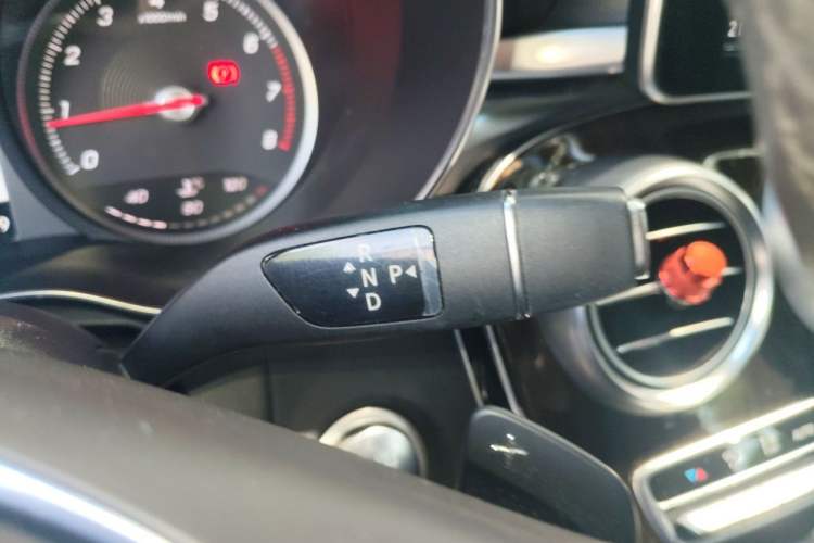 Used Mercedes-Benz GLC 2017 GLC 260 4MATIC Dynamic Edition Gear Lever