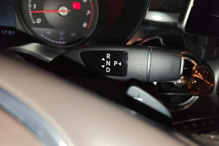 Used Mercedes-Benz GLC 2017 GLC 260 4MATIC Luxury Model Gear Lever