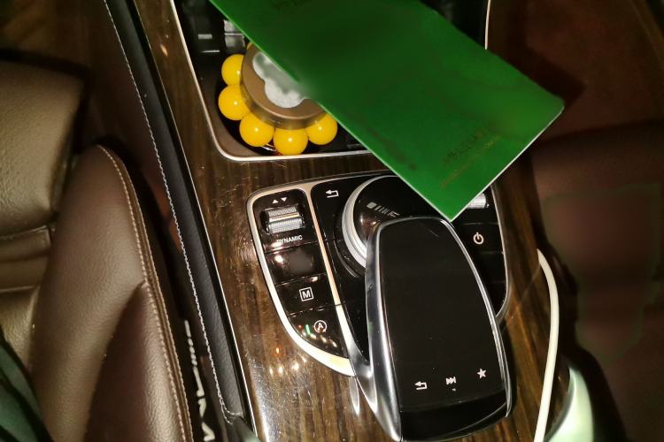 Used Mercedes-Benz GLC 2017 GLC 260 4MATIC Dynamic Edition Gear Lever