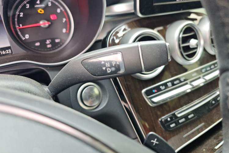 Used Mercedes-Benz GLC 2017 GLC 260 4MATIC Luxury Model Gear Lever