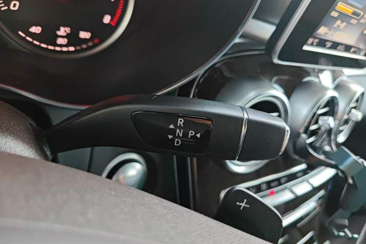 Used Mercedes-Benz GLC 2017 GLC 260 4MATIC Luxury Model Gear Lever