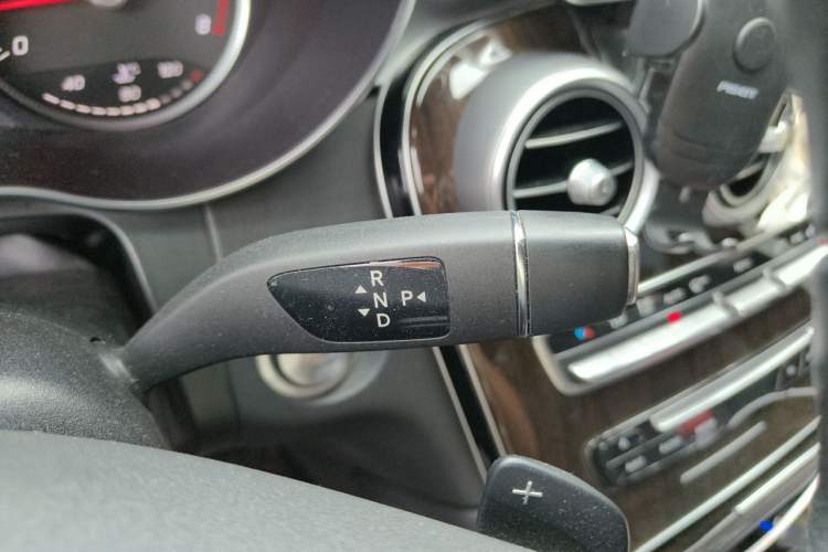 Used Mercedes-Benz GLC 2017 GLC 260 4MATIC Dynamic Edition Gear Lever