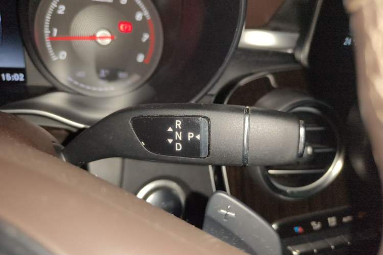 Used Mercedes-Benz GLC 2017 GLC 260 4MATIC Luxury Model Gear Lever