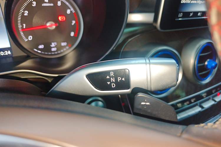 Used Mercedes-Benz GLC 2017 GLC 300 4MATIC Sport Edition Gear Lever