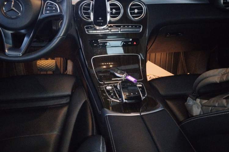 Used Mercedes-Benz GLC 2017 GLC 260 4MATIC Luxury Model Gear Lever